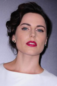 Antje Traue