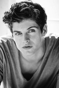 Daniel Sharman