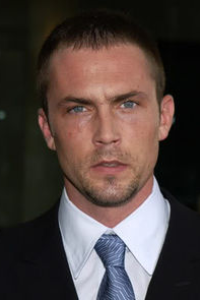 Desmond Harrington