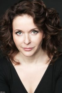 Julia Sawalha