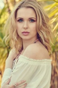 Kirsten Prout