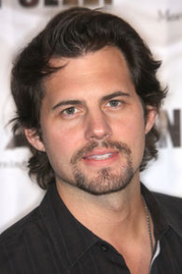 Kristoffer Polaha