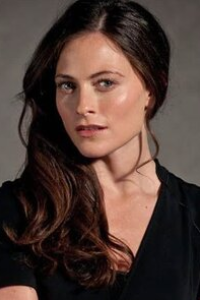 Lara Pulver