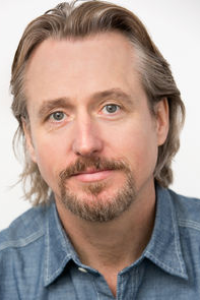 Linus Roache