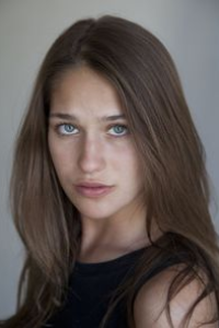 Lola Kirke