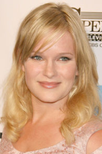 Nicholle Tom