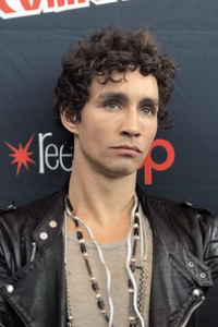 Robert Sheehan