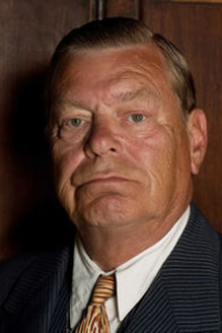 Warren Clarke